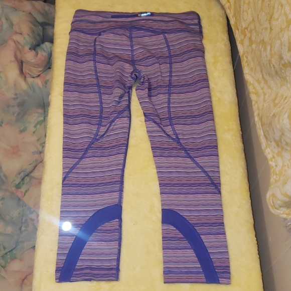 Lulu lemon leggings - Picture 2 of 4